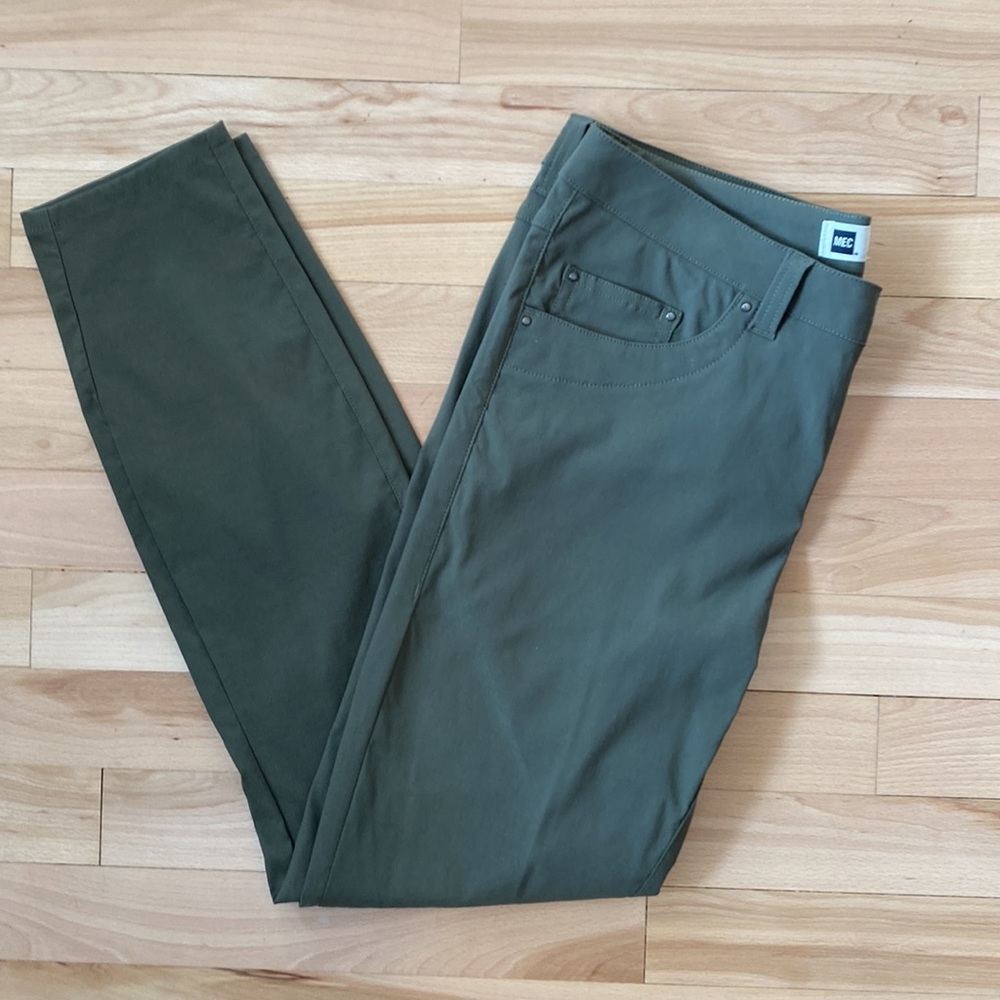 CLOSET CLOSING April 26-May 24-EUC like new stretchy MEC khaki PANTS